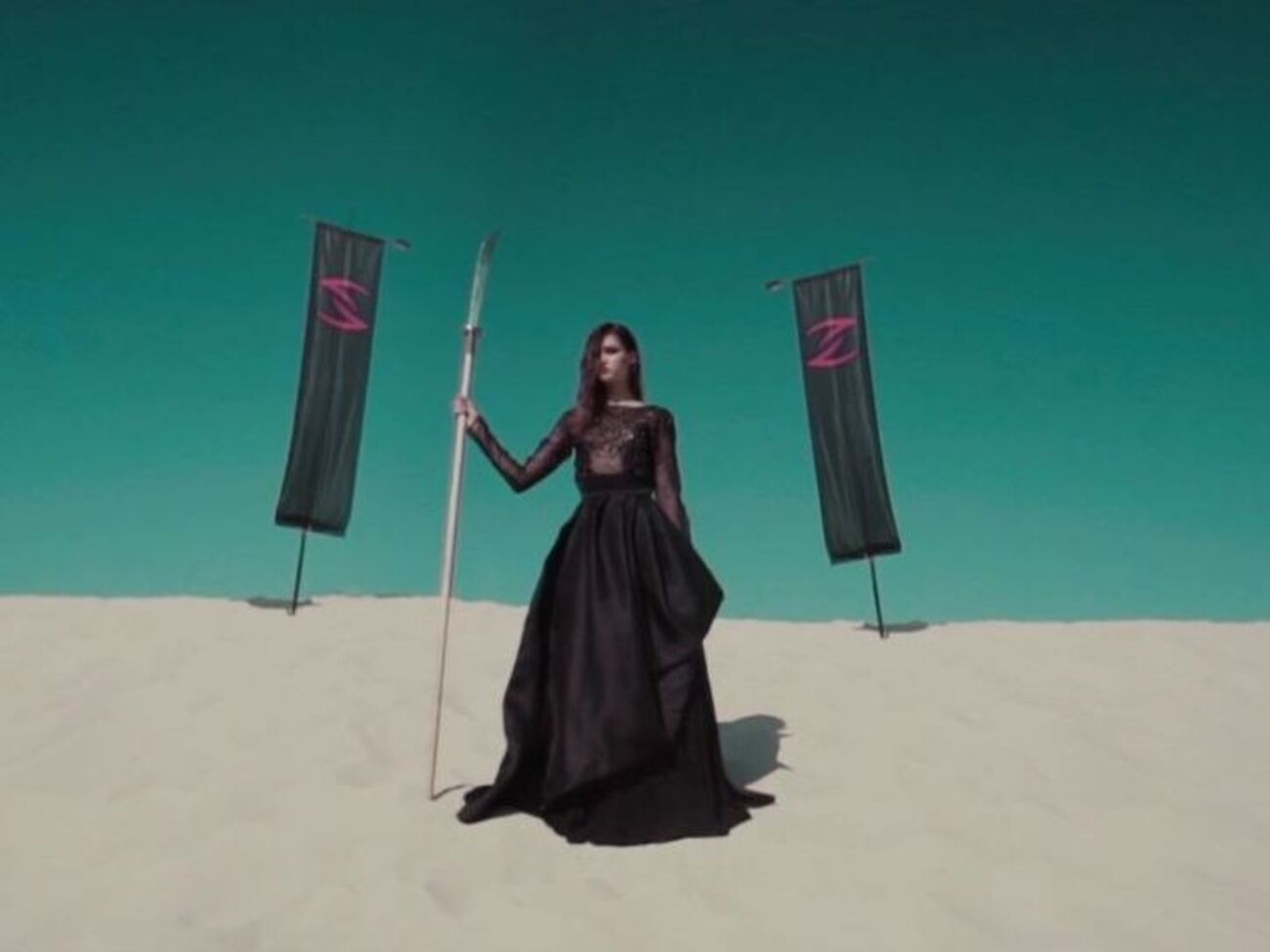 Ролик переміг у номінації "найкращий дизайн костюмів"