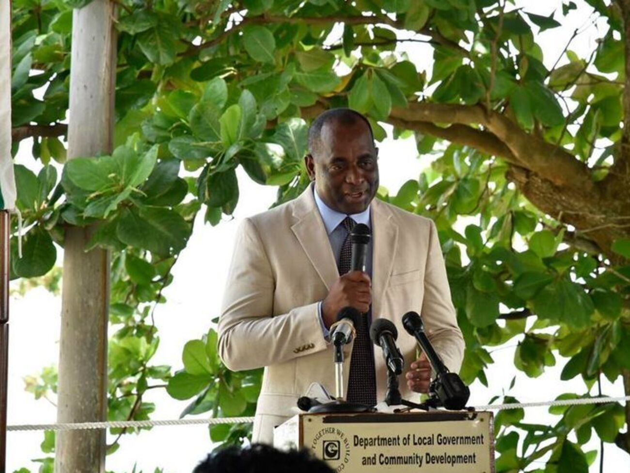 Прем'єр острівної Домініки розповів про свій порятунок під час стихійного лиха