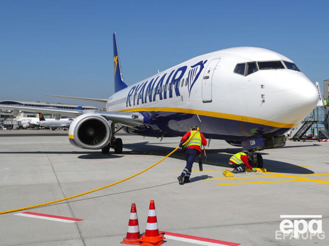 Конкуренты утверждают, что переманивают пилотов Ryanair