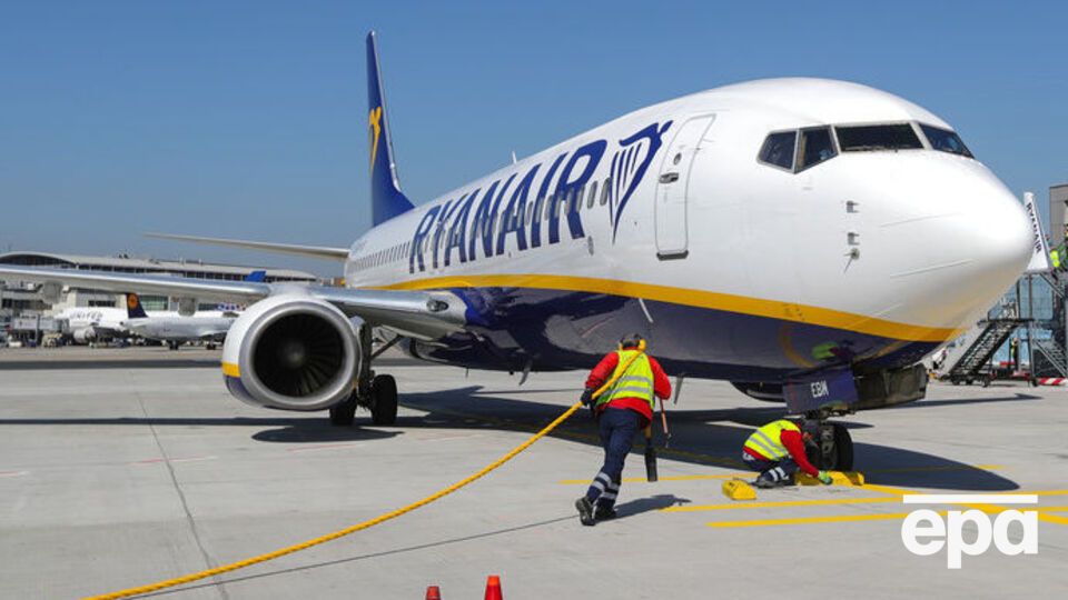 Конкуренти стверджують, що переманюють пілотів Ryanair