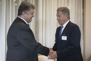 Порошенко зустрівся з Нійністьо