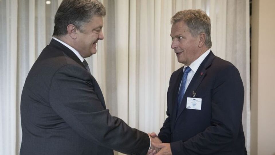 Порошенко зустрівся з Нійністьо