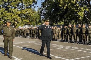 Военных в Одессе проинспектировал глава Нацгвардии Юрий Аллеров