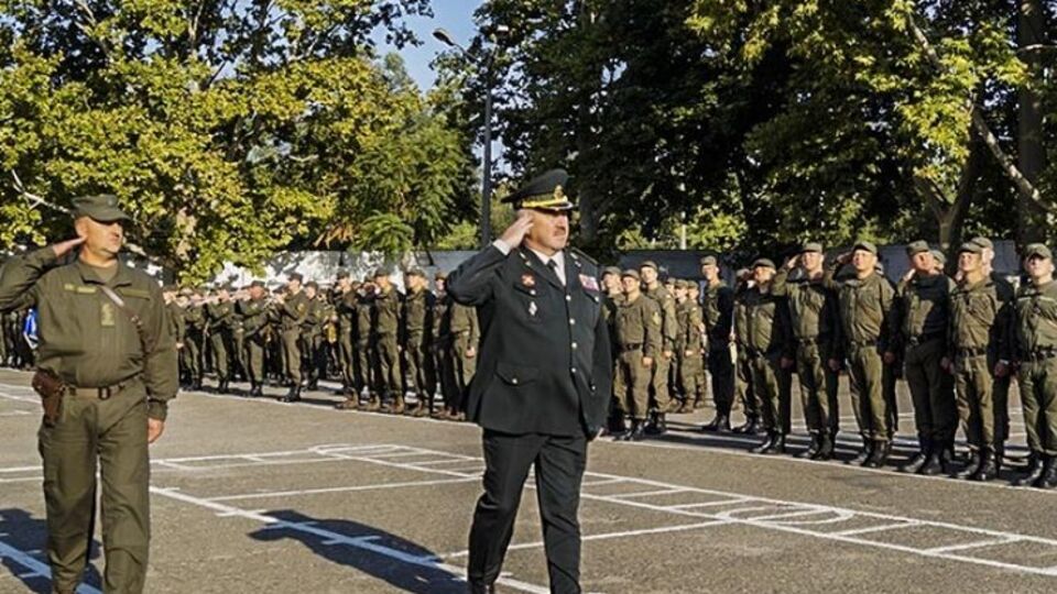 Военных в Одессе проинспектировал глава Нацгвардии Юрий Аллеров