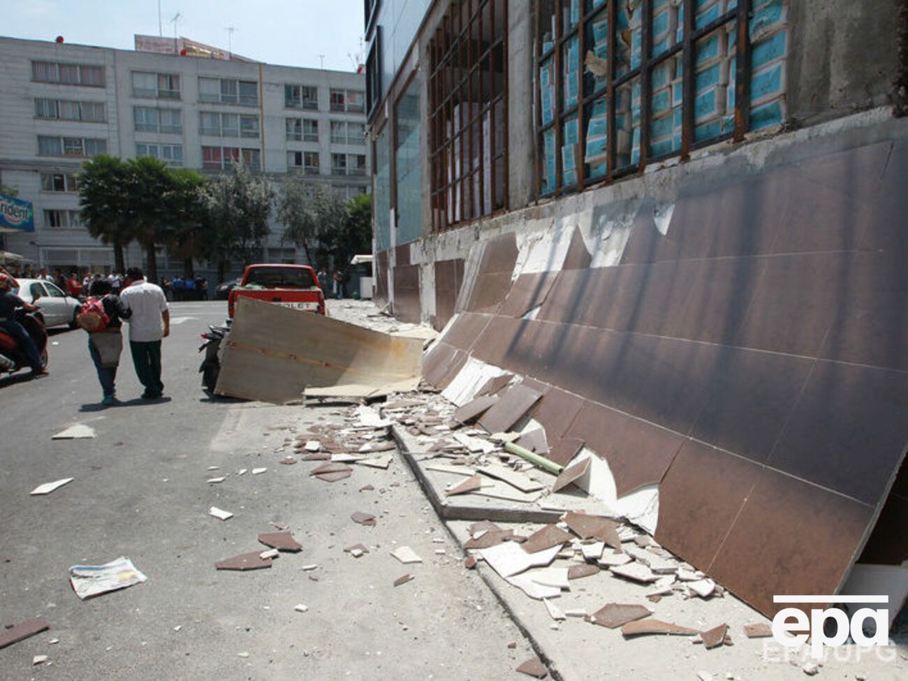 В Мехико-Сити разрушены и повреждены некоторые здания