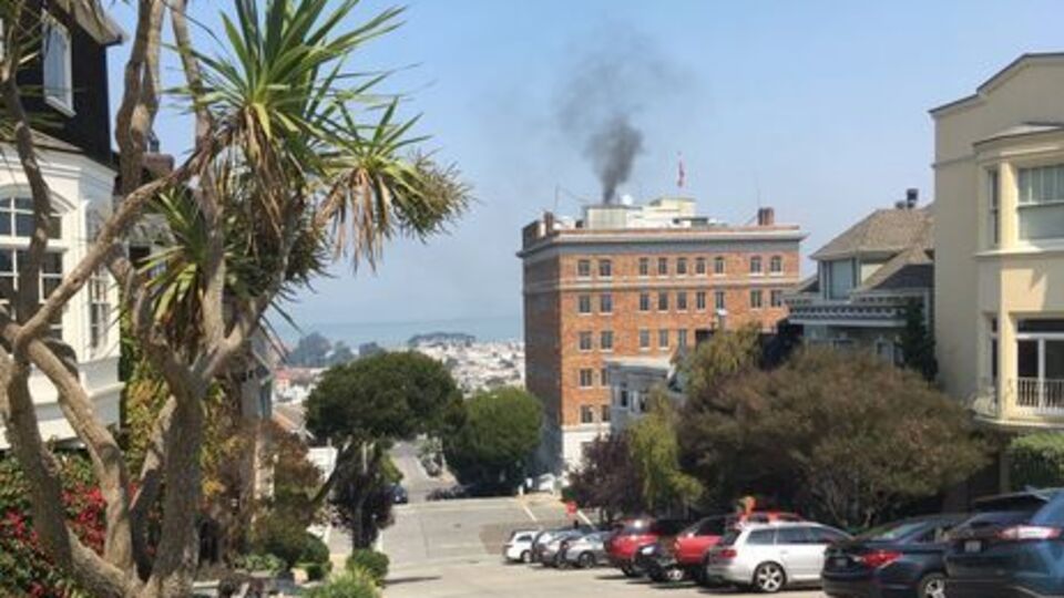 Дим над консульством зафіксували 1 вересня