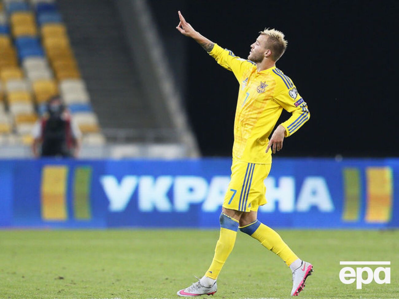 Дубль Ярмоленко принес победу сборной Украины