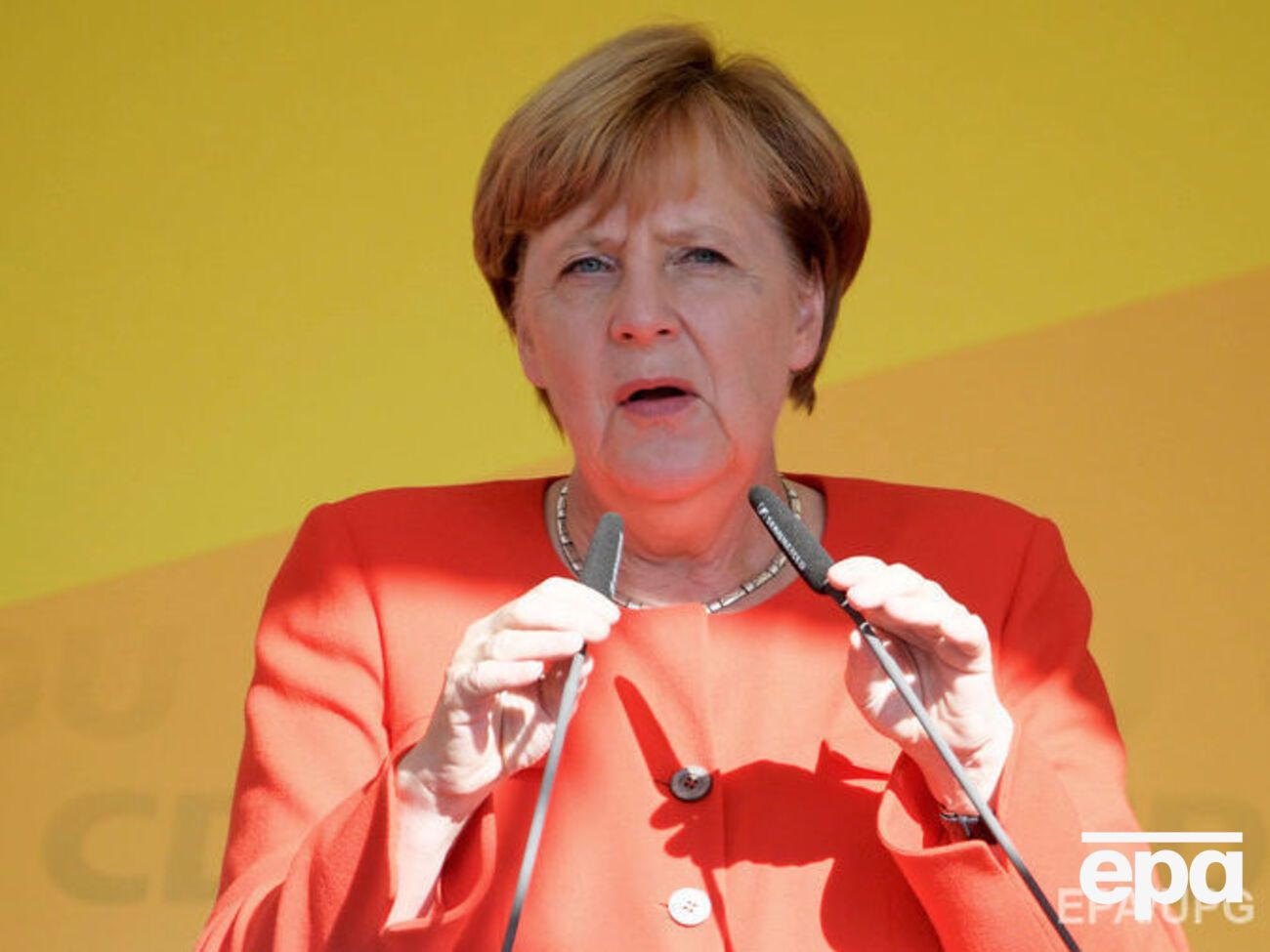 Меркель не понравилось желание Шредера войти в руководство "Роснефти"