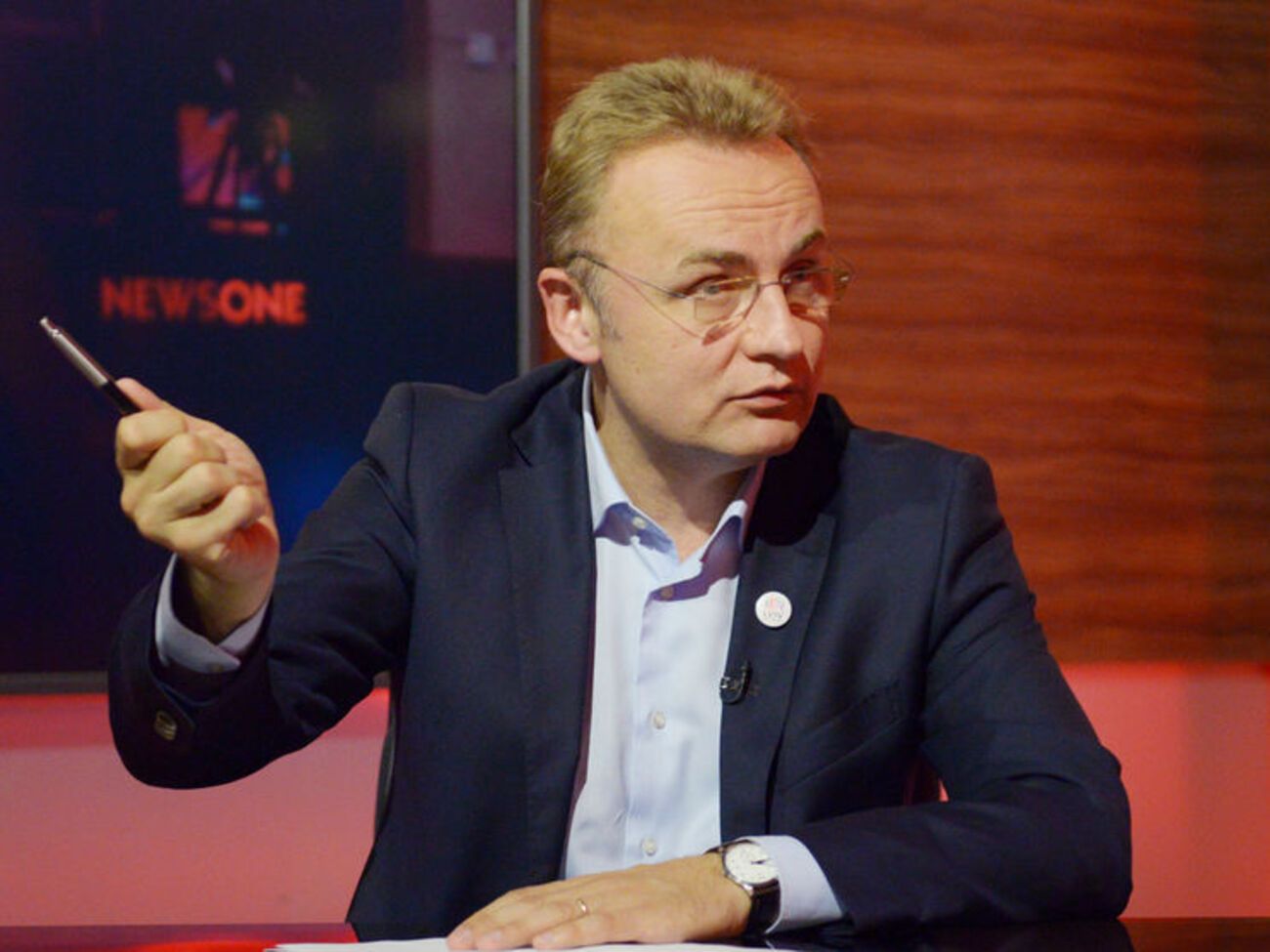 Садовий: Гройсман із тієї категорії людей, які не шкодять, просто не завжди можуть допомогти
