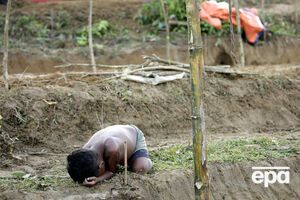 Тисячі представників народності рохінджа покидають М'янму