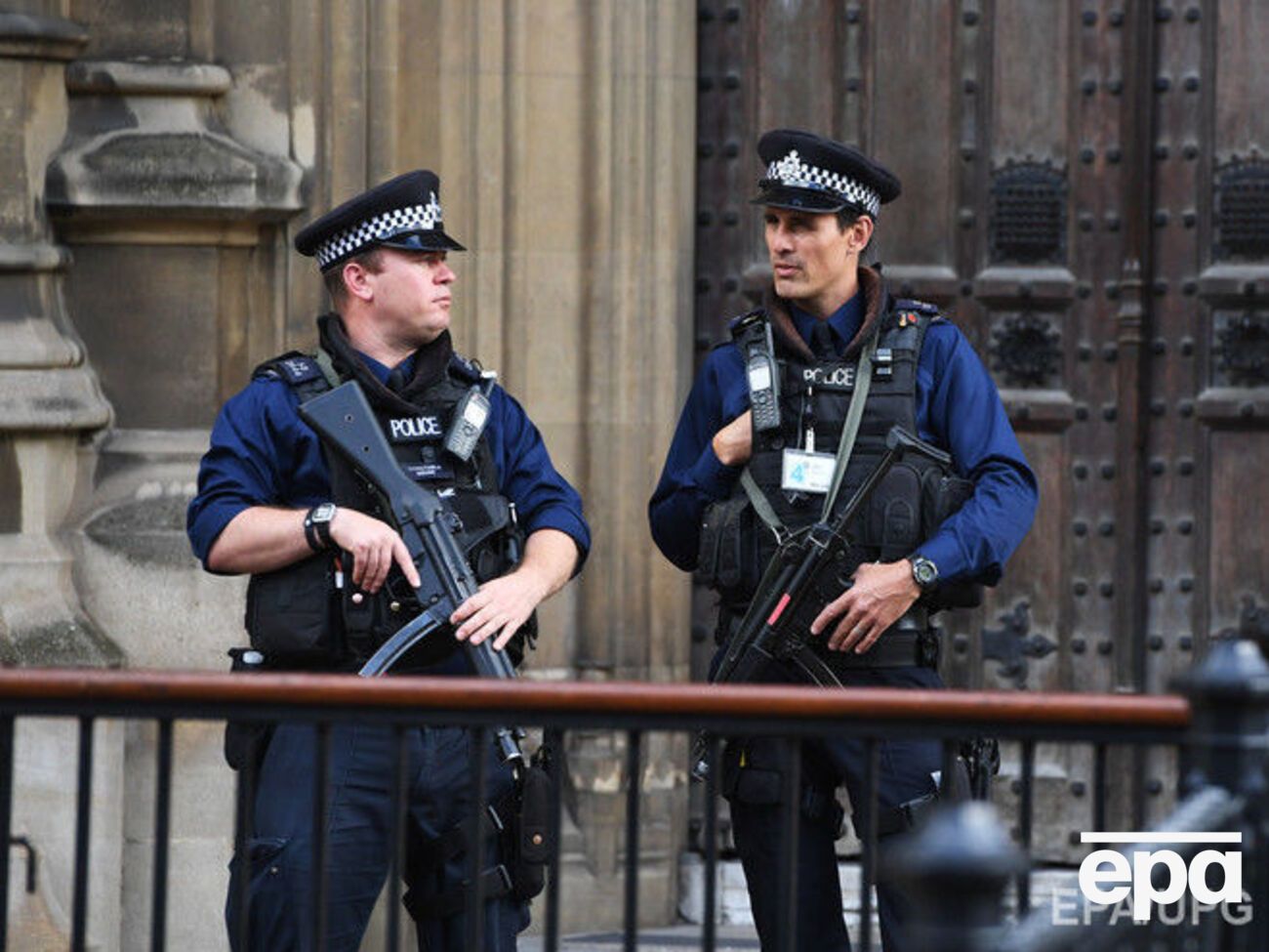 Полиция проверяла сообщения о подозрительном пакете