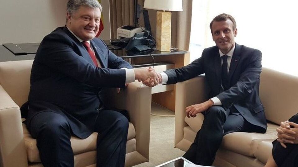 Порошенко встретился с Макроном
