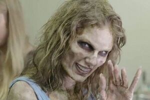 Свифт перевоплотилась в зомби