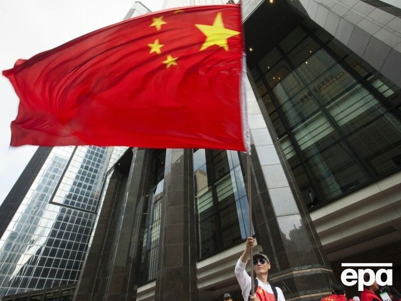 S&P знизило рейтинги Китаю вперше з 1999 року