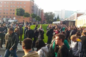 Усіх, хто був у будівлі, евакуювали
