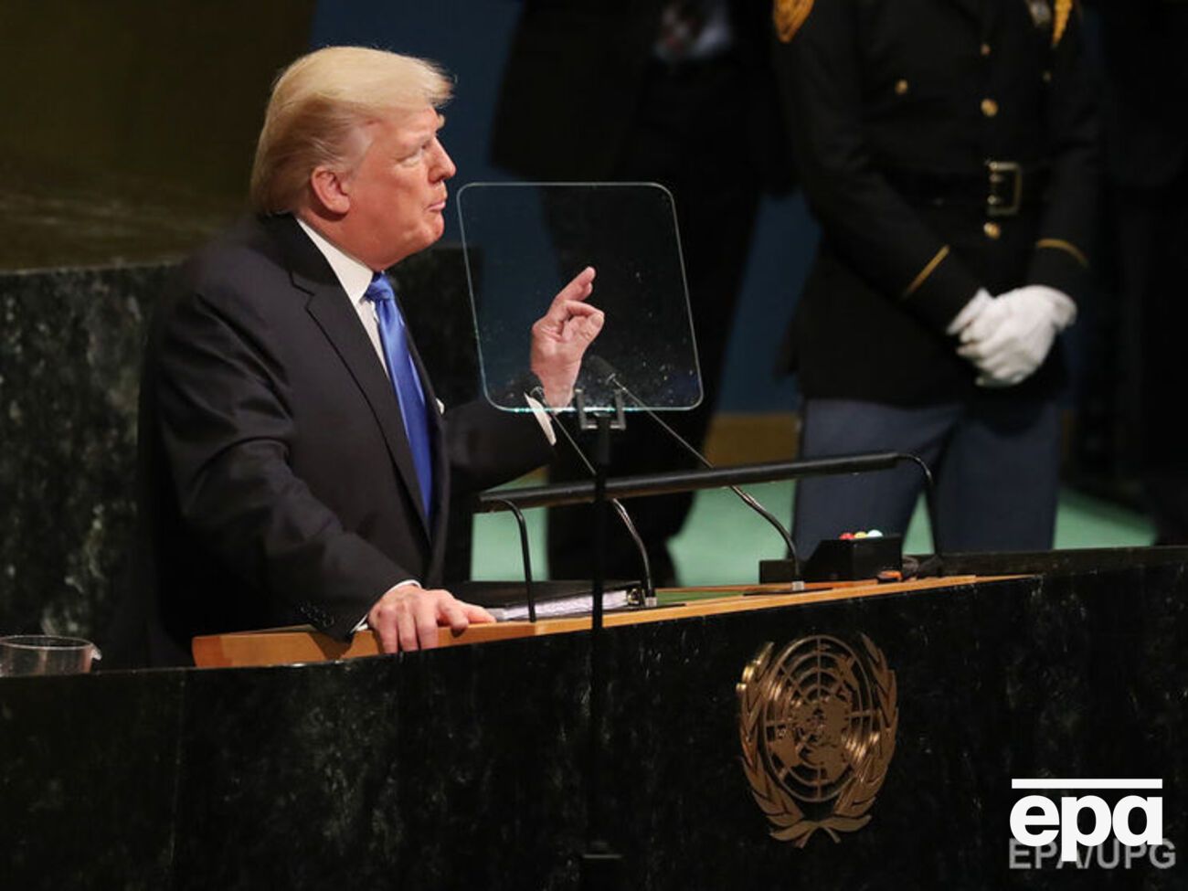 Трамп прокомментировал встречу с Порошенко