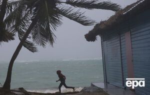 Ураган "Мария" продолжает бушевать в Атлантическом океане