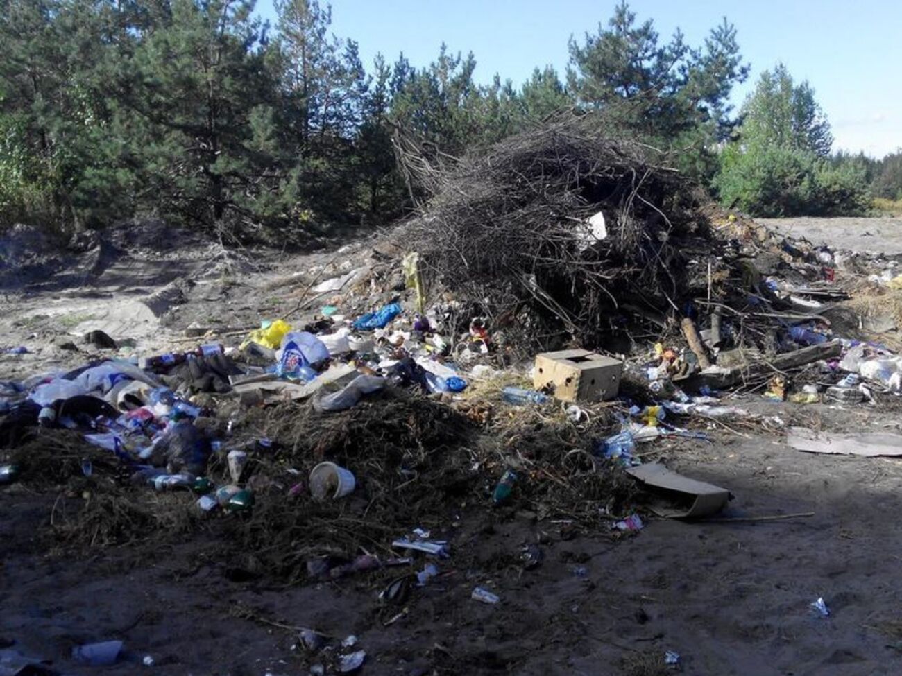 На виділеній ділянці учасники АТО виявили звалище