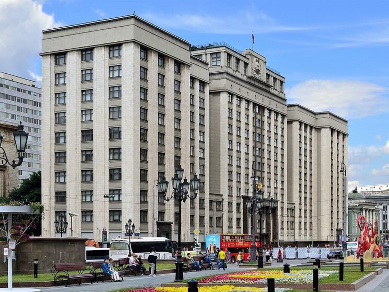 Управление госслужбы и кадров не подозревает депутатов парламента
