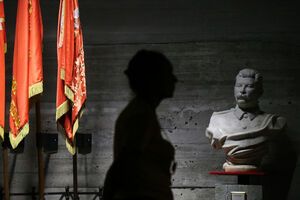 В Москве появится аллея с бюстами Сталина и Ленина