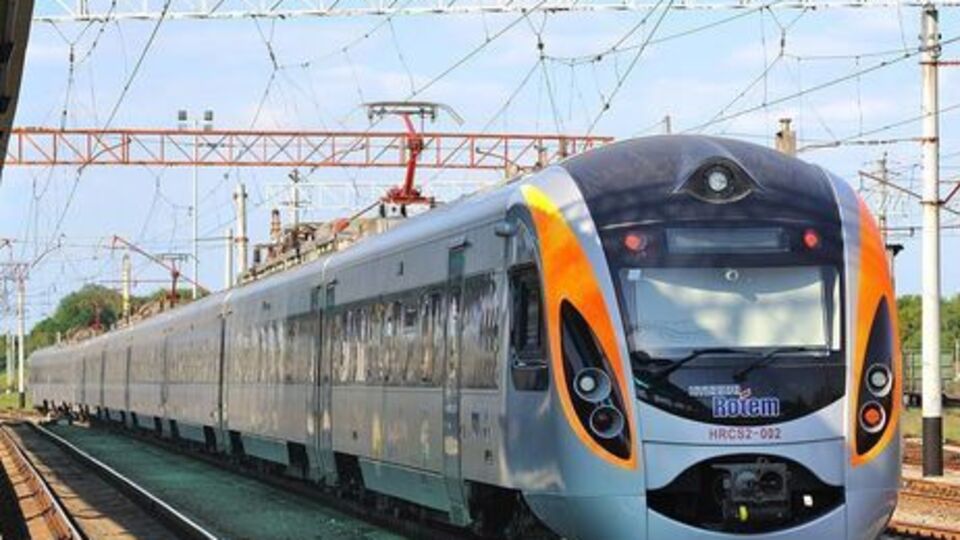 В "Укрзалізниці" заявили, що затримка поїзда сталася "не через їхню вину"