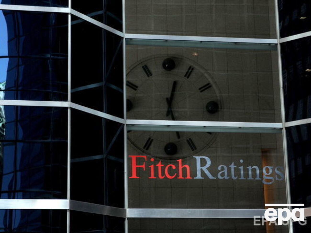 Fitch: Возврат Украины на международный рынок займов снижает риск рефинансирования и увеличивает резервы