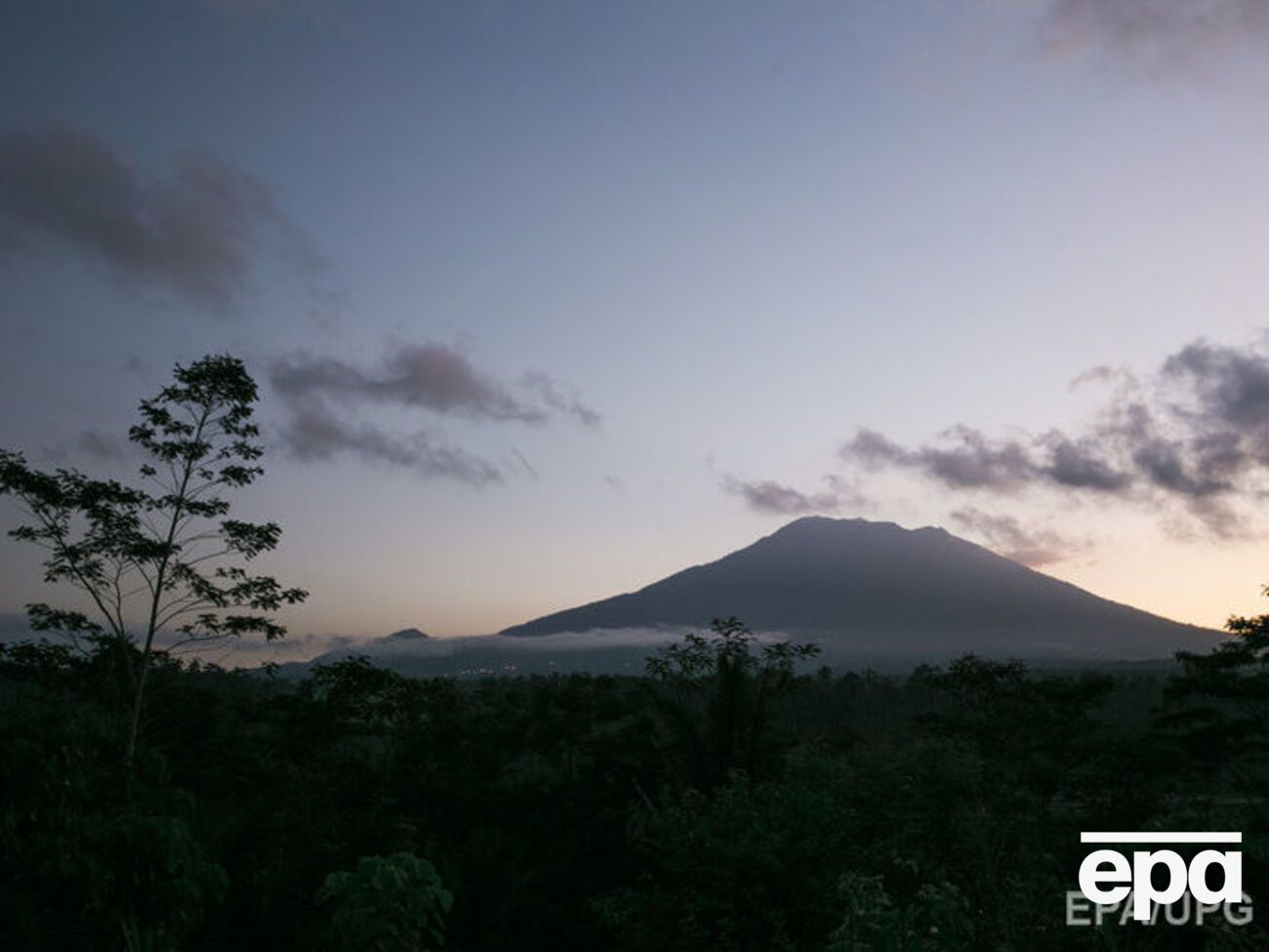 Підвищену активність вулкана було зафіксовано в середині серпня, проте потім вона знизилася