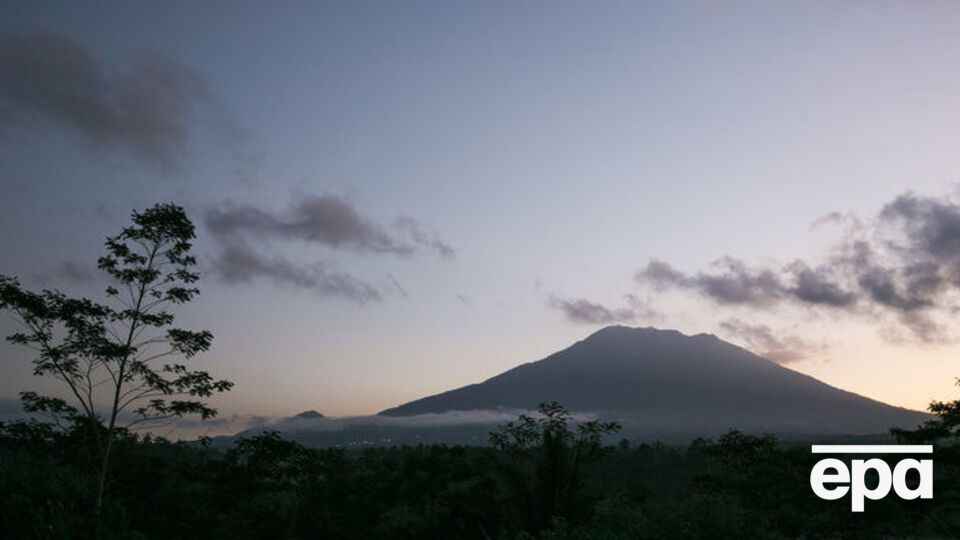 Підвищену активність вулкана було зафіксовано в середині серпня, проте потім вона знизилася