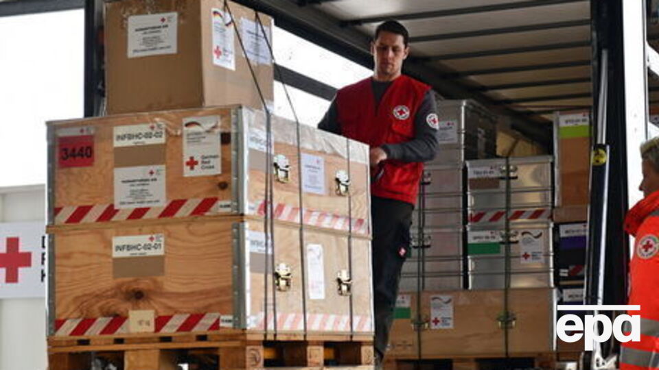 Международные организации привезли жителям Донбасса почти 40 тонн гигиенических и продуктовых наборов