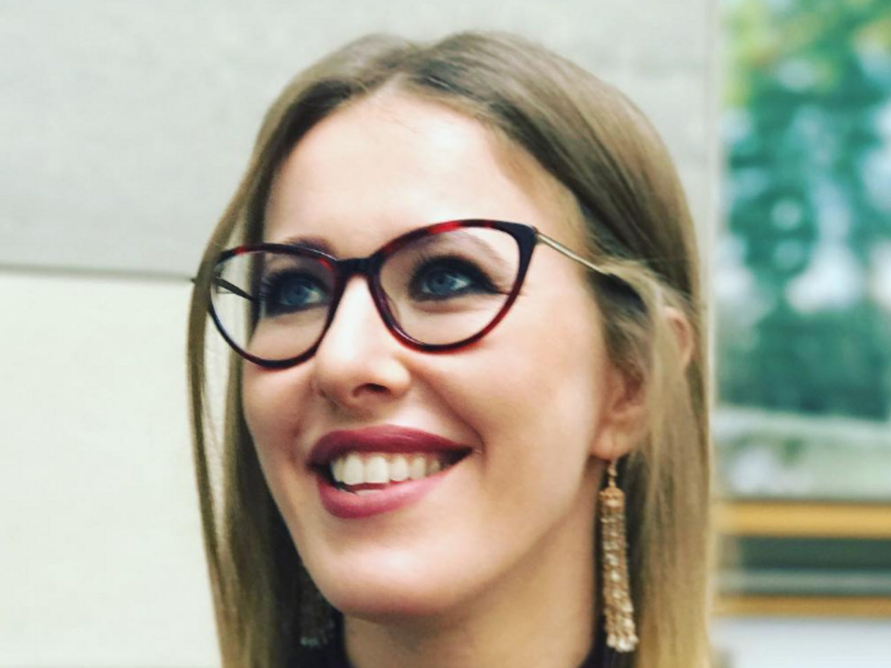 Собчак &ndash; Навальному: Почему ты кормишься какими-то сливами?