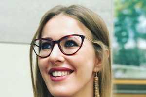 Собчак – Навальному: Почему ты кормишься какими-то сливами?