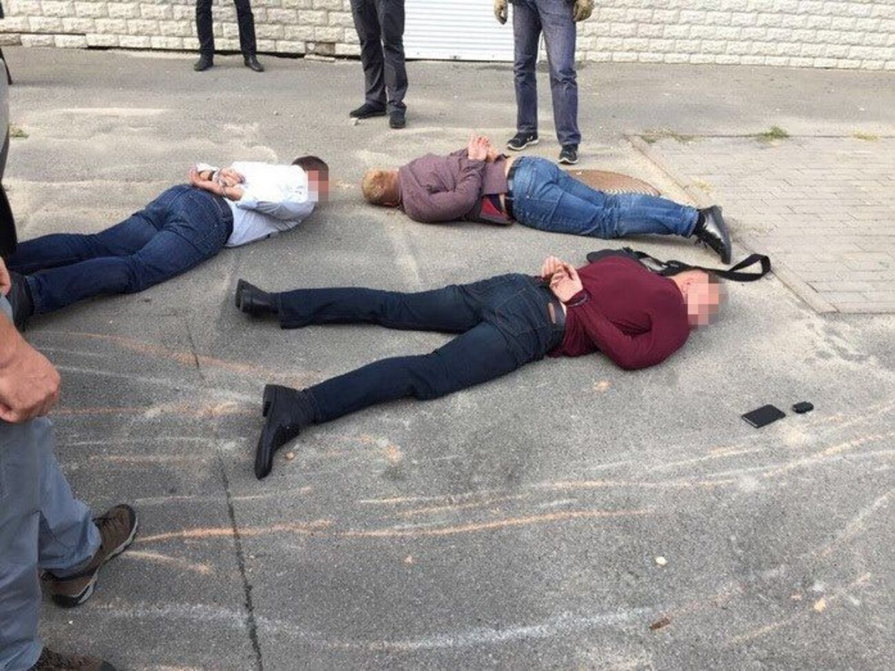 Гендиректора держпідприємства та його заступників затримали поблизу столичного торговельного центру