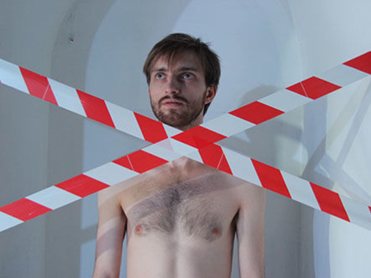 Кадр із вистави "Війна близько"