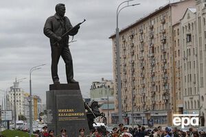 Памятник Калашникову открыли 19 сентября