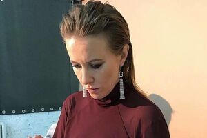 Поэт считает, что Собчак "подставляется"