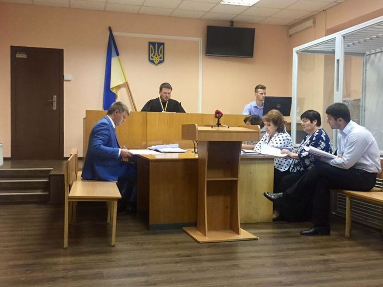 Суд відправив Овчаренко під арешт