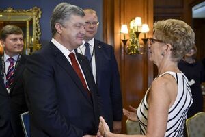 Порошенко и Винн обсудили вопросы оживления экономического сотрудничества между провинцией Онтарио и украинскими регионами