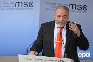 Либерман прокомментировал испытания Ираном баллистической ракеты