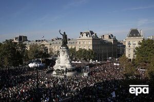 В Париже десятки тысяч людей протестовали против трудовой реформы Макрона. Фоторепортаж