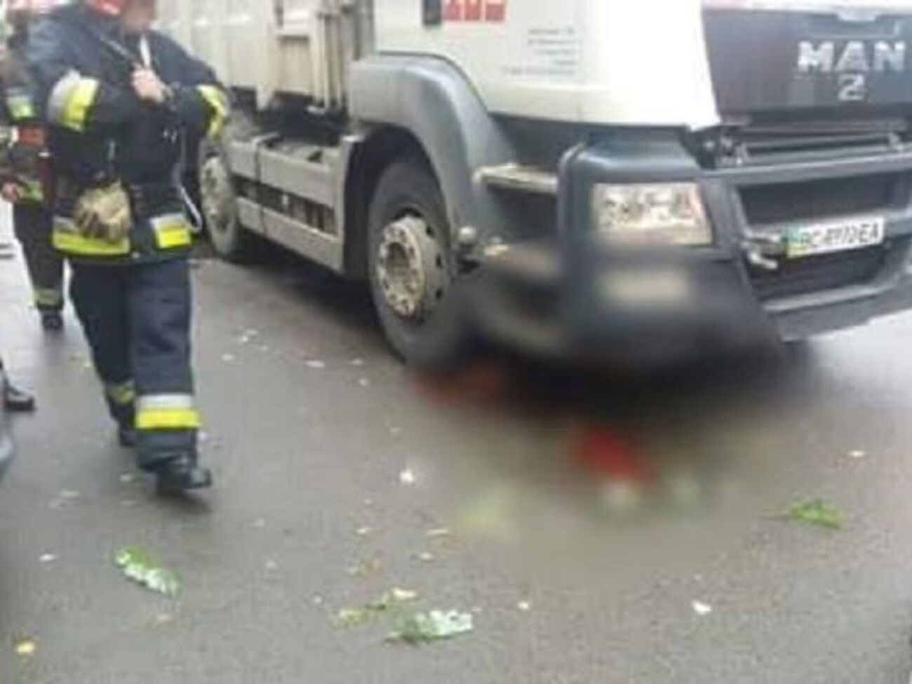 Жінки потрапили під передні колеса