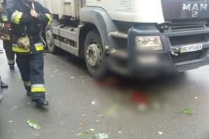 Жінки потрапили під передні колеса