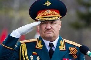 У 2016 році українська розвідка повідомила, що бойовиками "армійського корпусу ДНР" керує кадровий офіцер російської армії генерал-майор Валерій Асапов