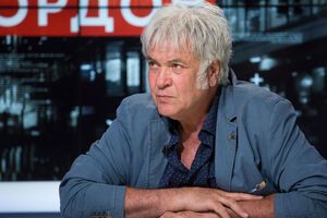 Анатолий Хостикоев: "Как давно вы были в театре, уважаемые члены комиссии по культуре?" –хочется поинтересоваться