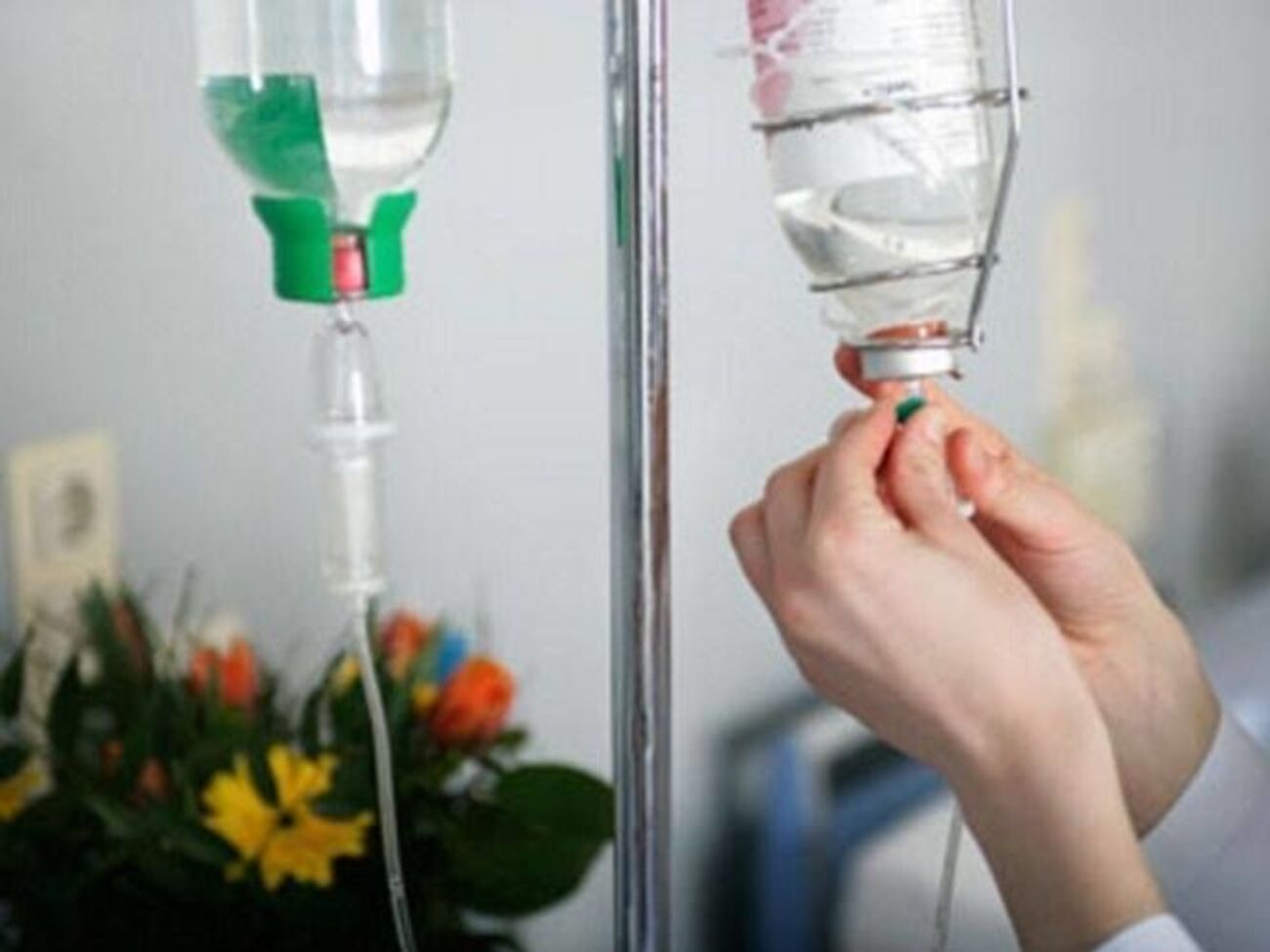 Унаслідок масового отруєння госпіталізували 52 людей