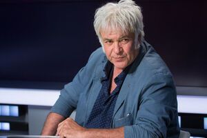 Хостикоев: У нормальных депутатов какие машины? Lexus, Toyota, Maybach какой-нибудь. А у меня "Нива"