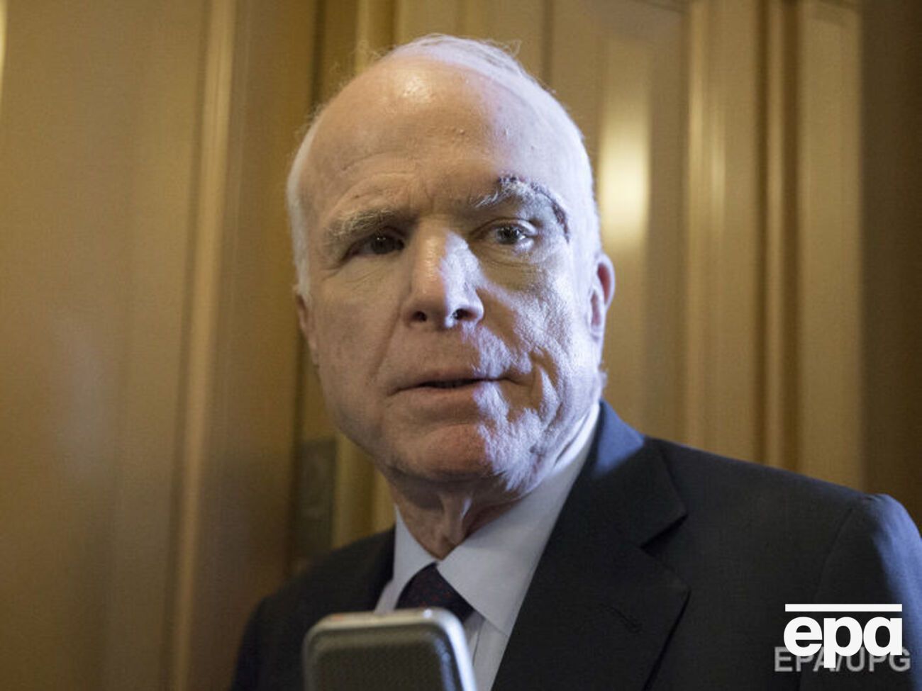 Маккейн радий, що прожив "чудове життя"