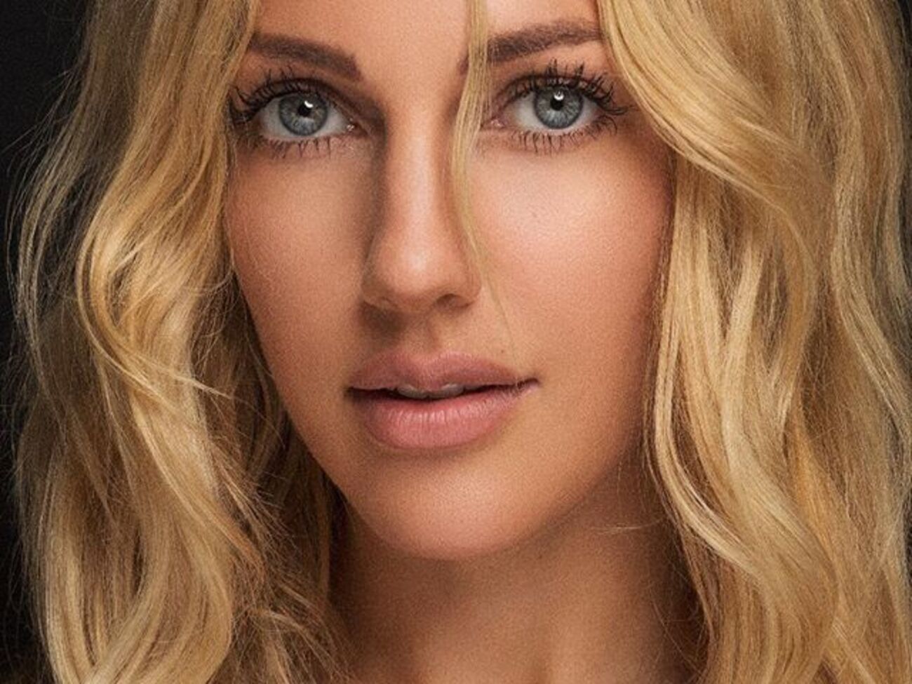 Узерлі показала, як виглядала у 2007 році