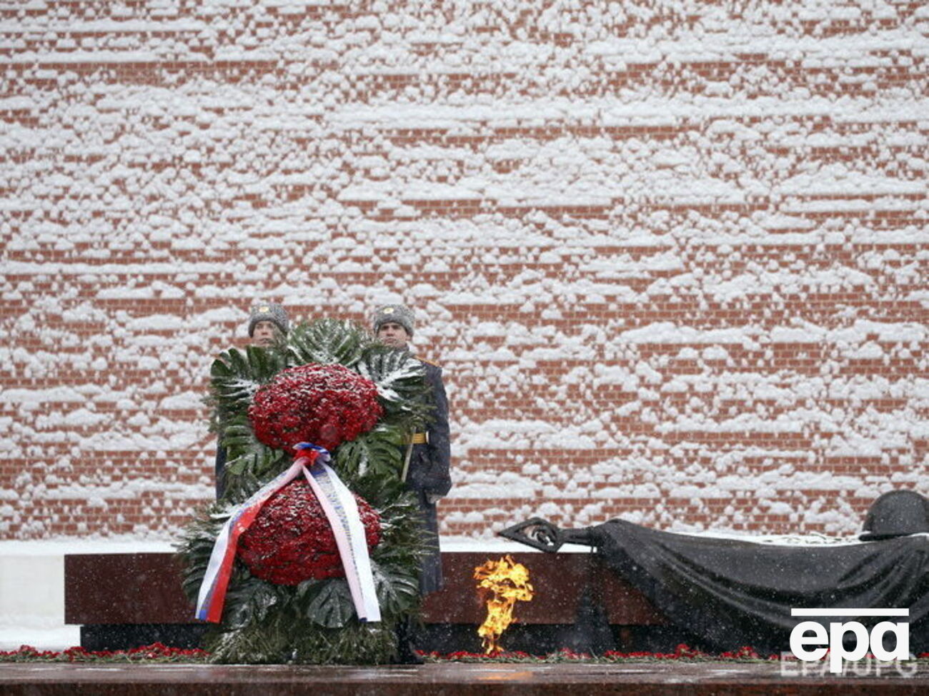Історичні та пам'ятні місця, а також могили, підходять для набуття громадянства Росії, уважають у МВС