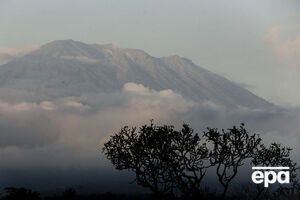 Не варто наближатися до Агунгу на відстань менше ніж 12 км