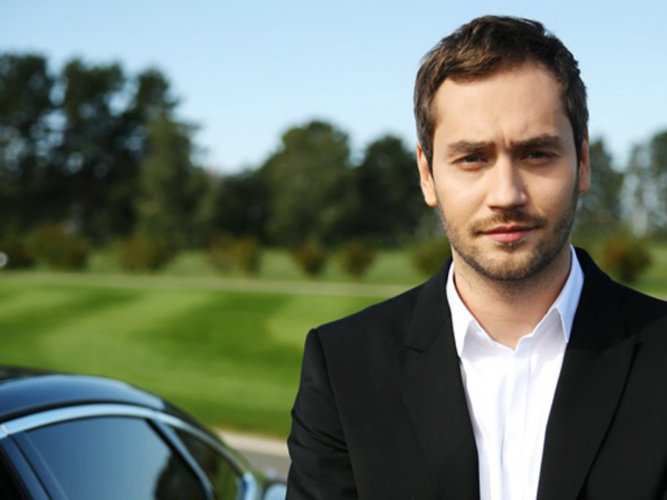 Рожден: Вона не сподівається на те, що тут до неї з неба впаде принц на білому коні, але вона вірить у те, що якщо взяти бика за роги, то, можливо, станеться щось хороше та нове